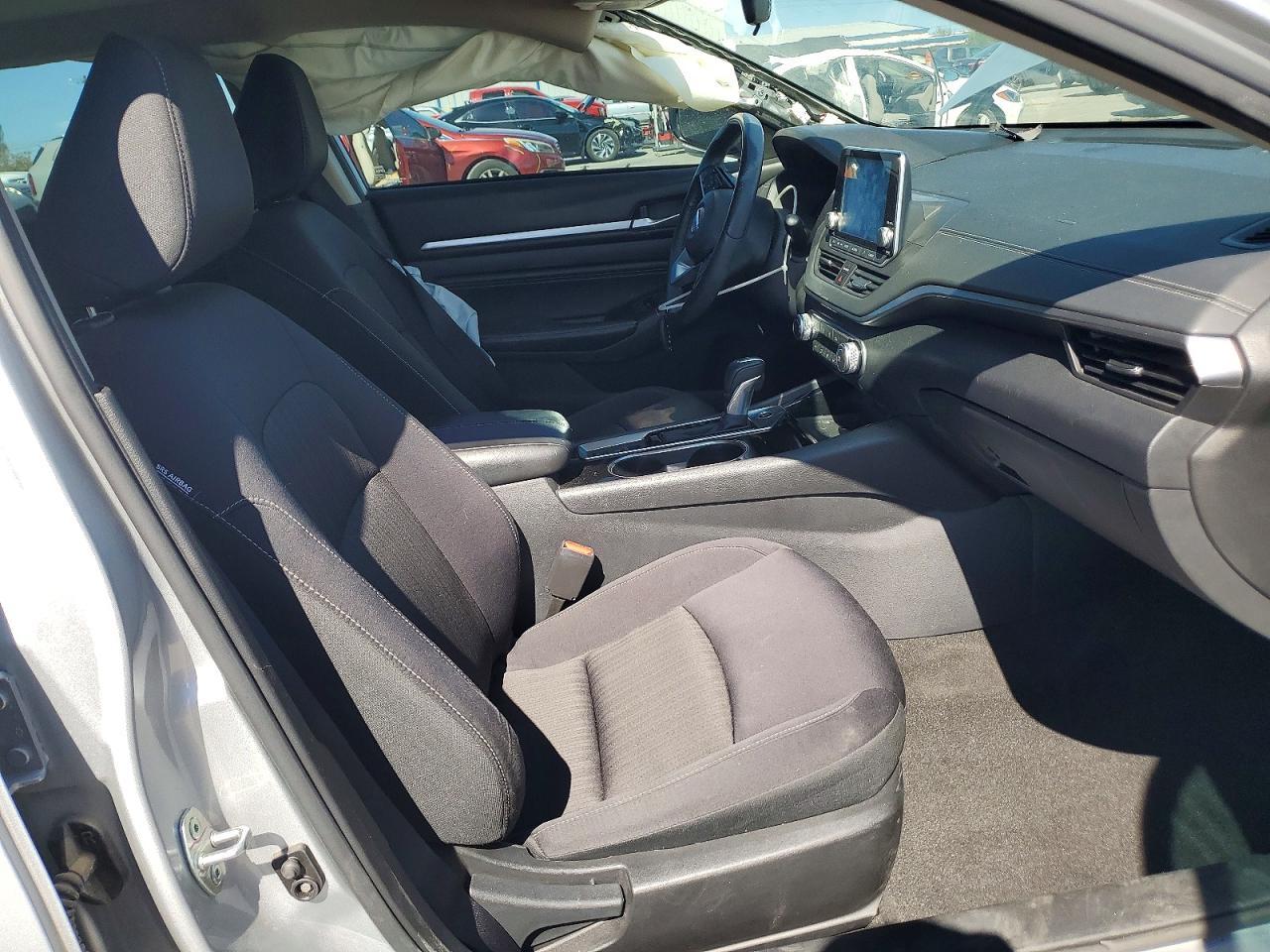 2021 Nissan Altima Sv - Image 7