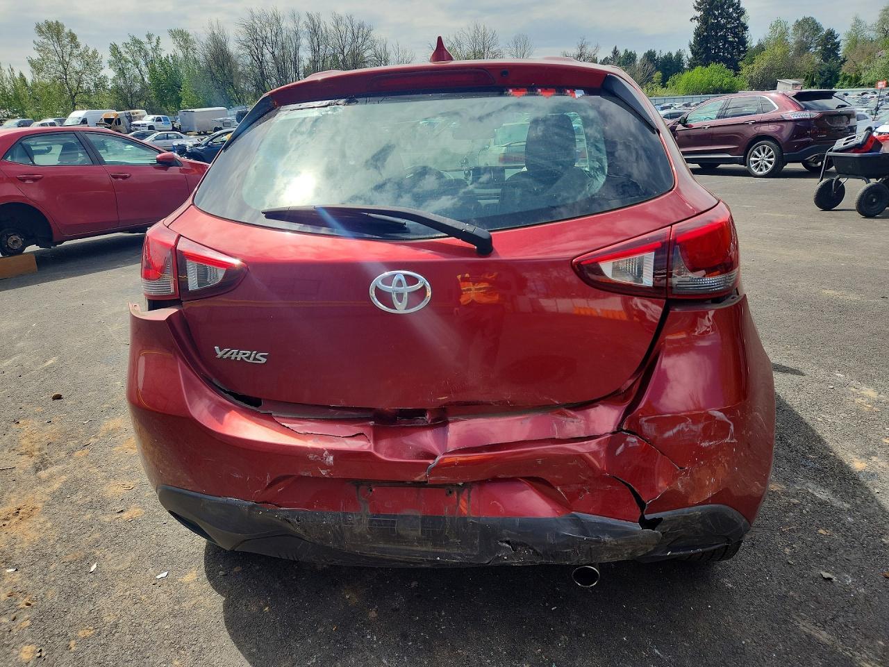 2020 Toyota Yaris Hatchback Le - Фото 6