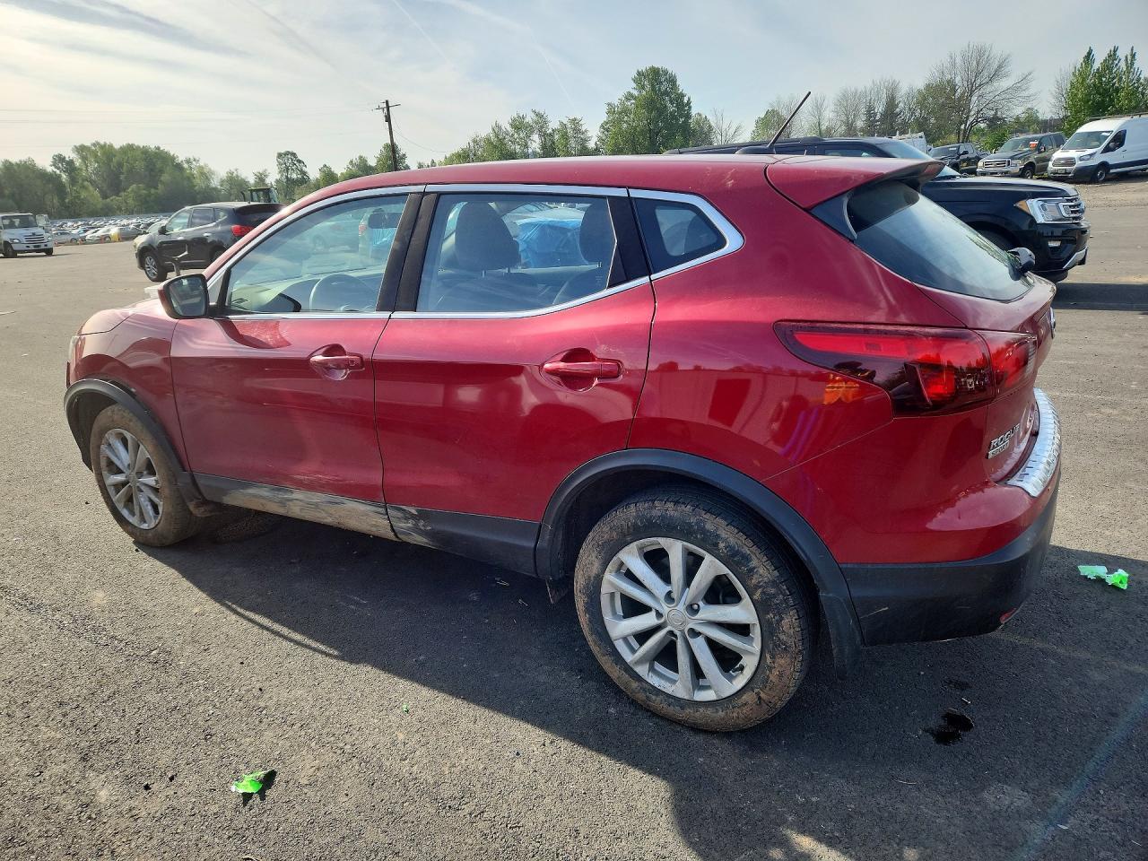 2018 Nissan Rogue Sport S - Фото 2