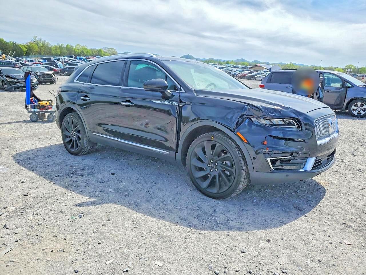 2020 Lincoln Nautilus Reserve - Image 4