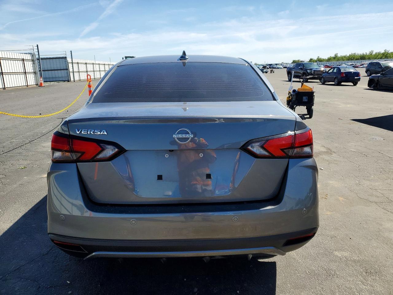 2025 Nissan Versa Sv - Фото 6