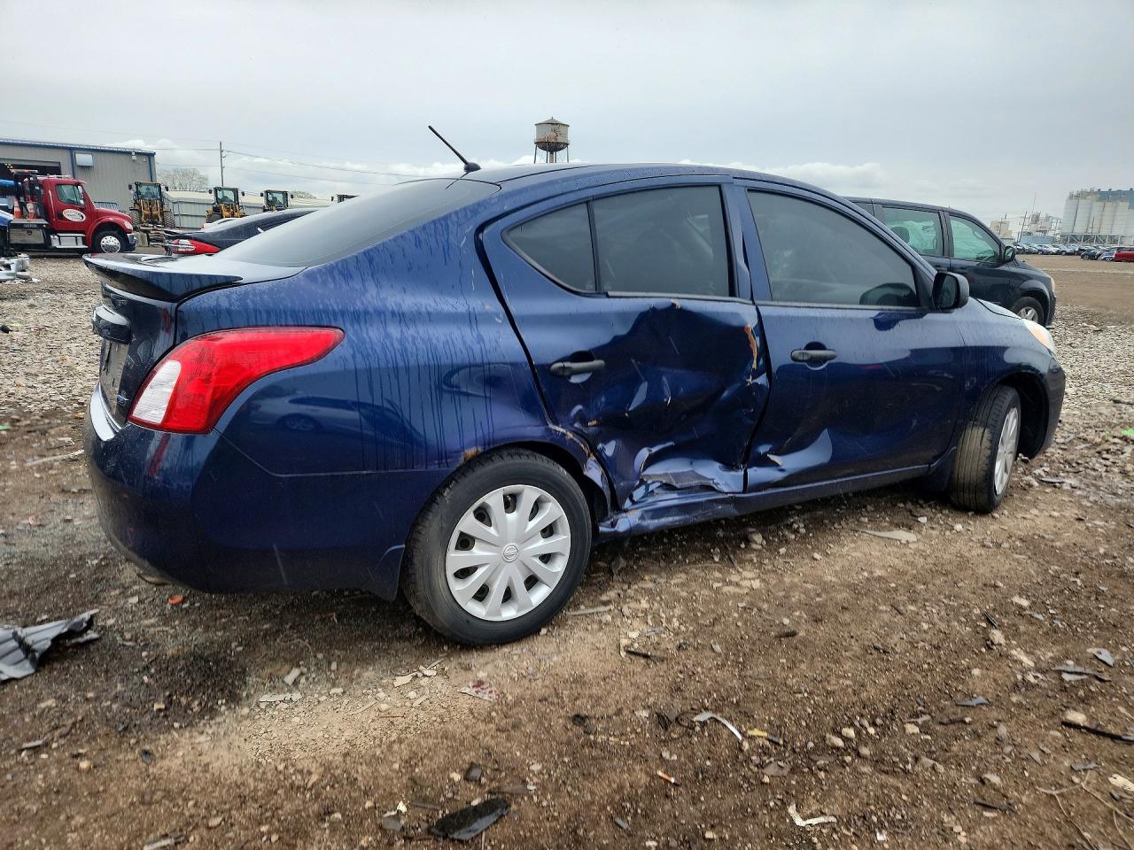 2014 Nissan Versa 1.6 S Plus - Image 3
