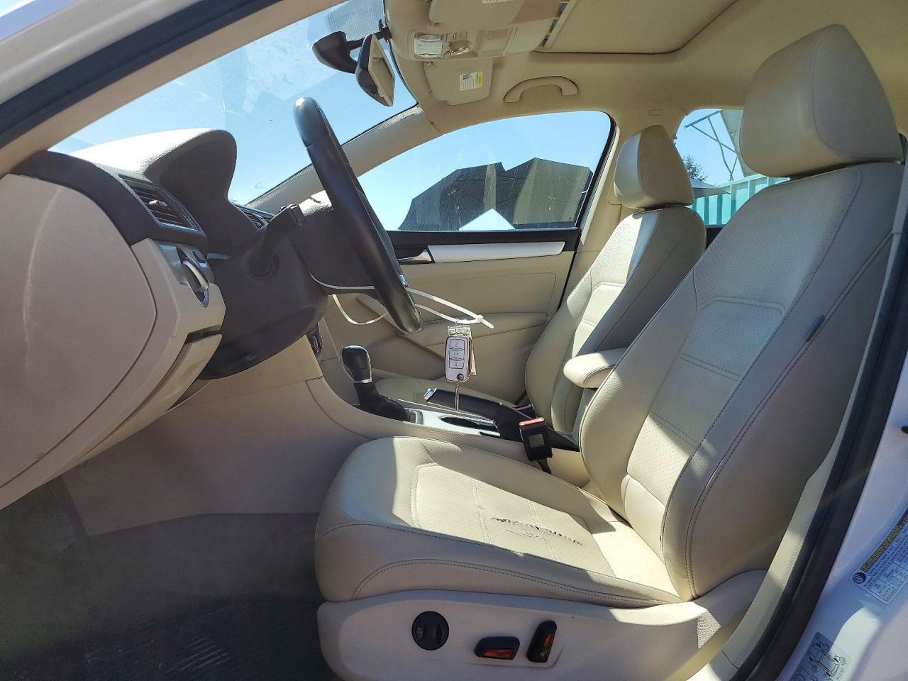 2013 Volkswagen Passat Se - Фото 7