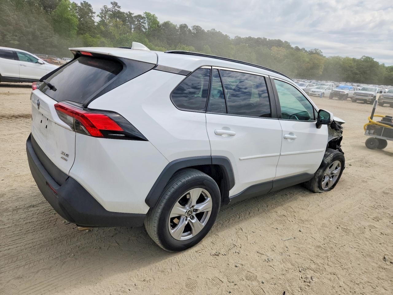 2019 Toyota Rav4 Xle - Image 3