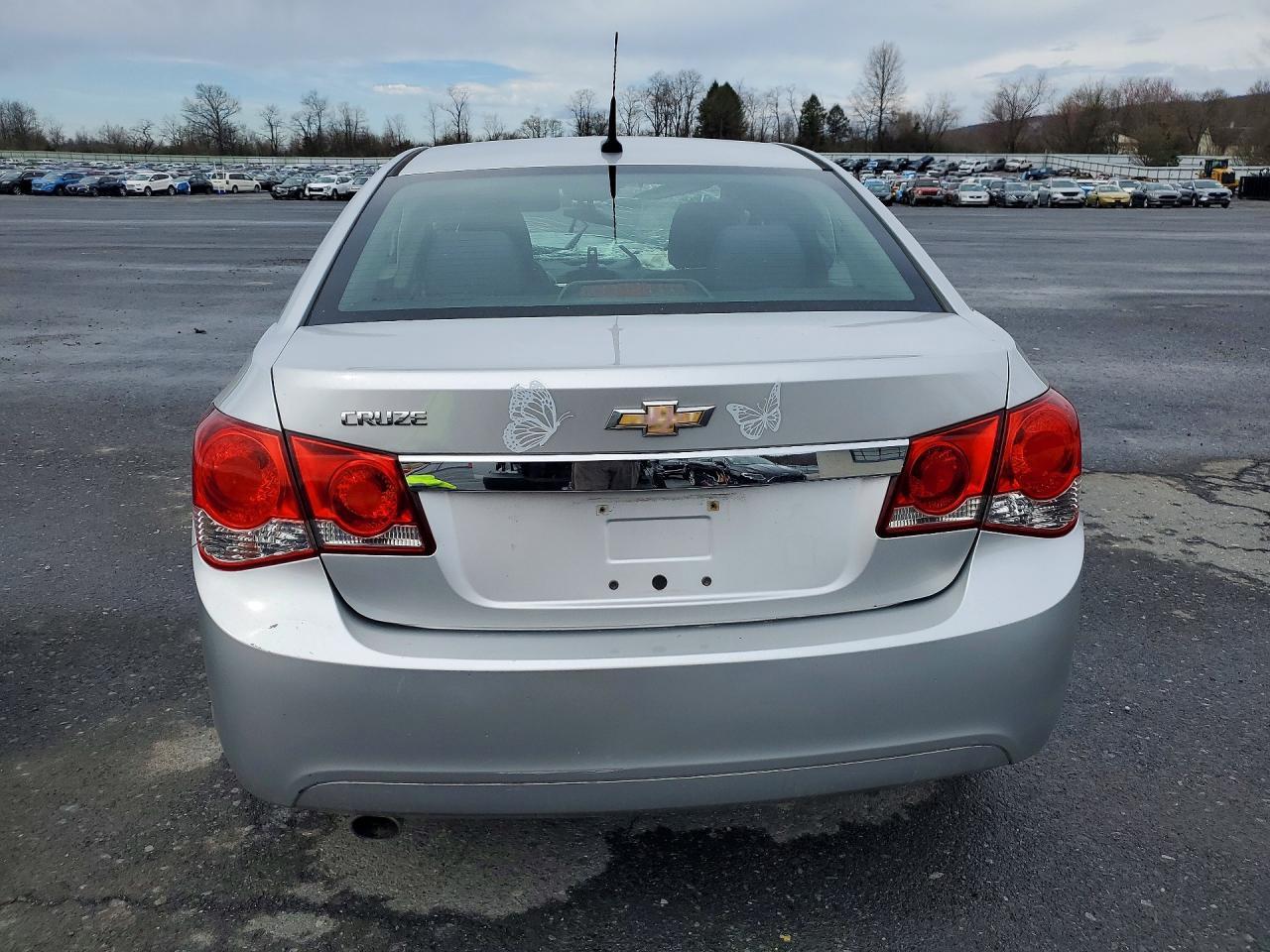 2014 Chevrolet Cruze Ls - Image 6