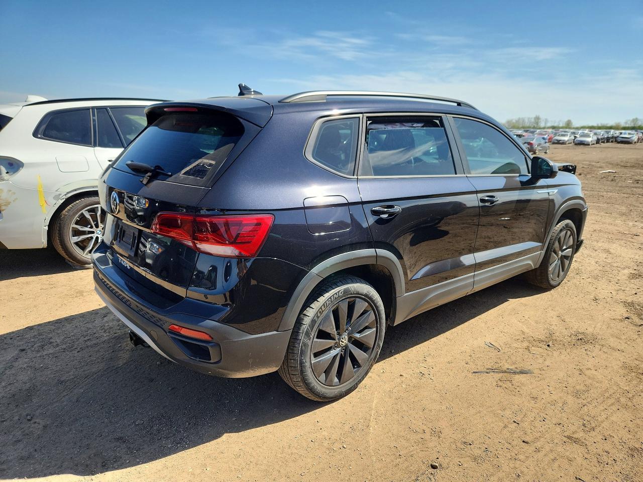 2022 Volkswagen Taos S - Фото 3