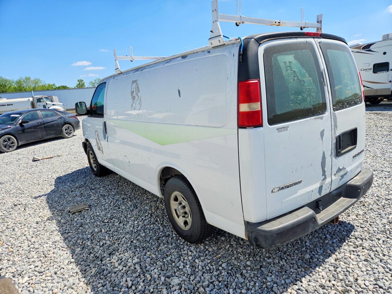 2005 Chevrolet Express 1500 Utility / Service Van - Image 2