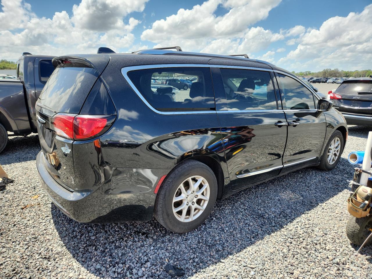 2019 Chrysler Pacifica Touring L - Image 3