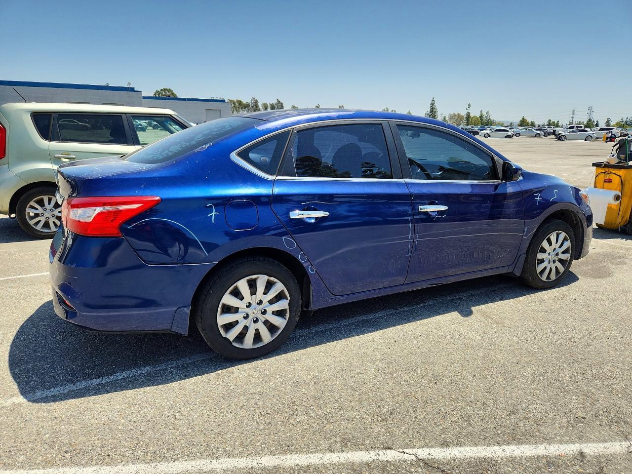 2016 Nissan Sentra S - Фото 3