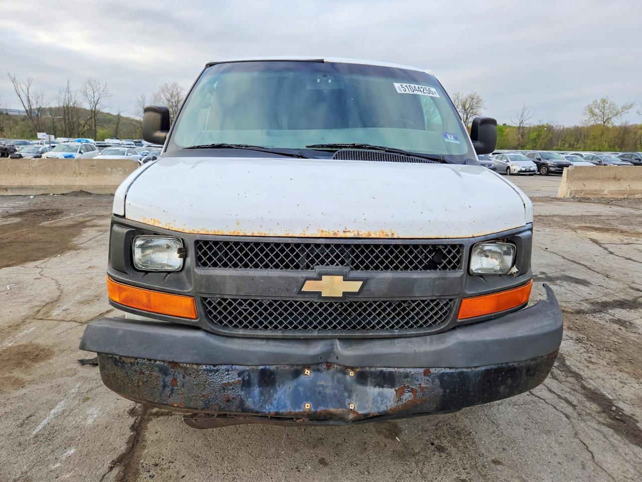 2013 Chevrolet Express G2500 - Image 5