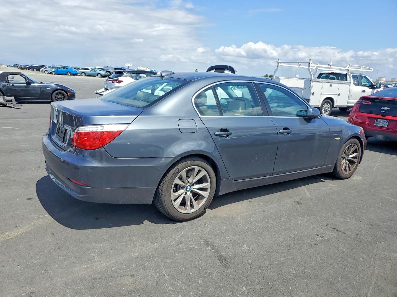 2010 BMW 535 I - Фото 3