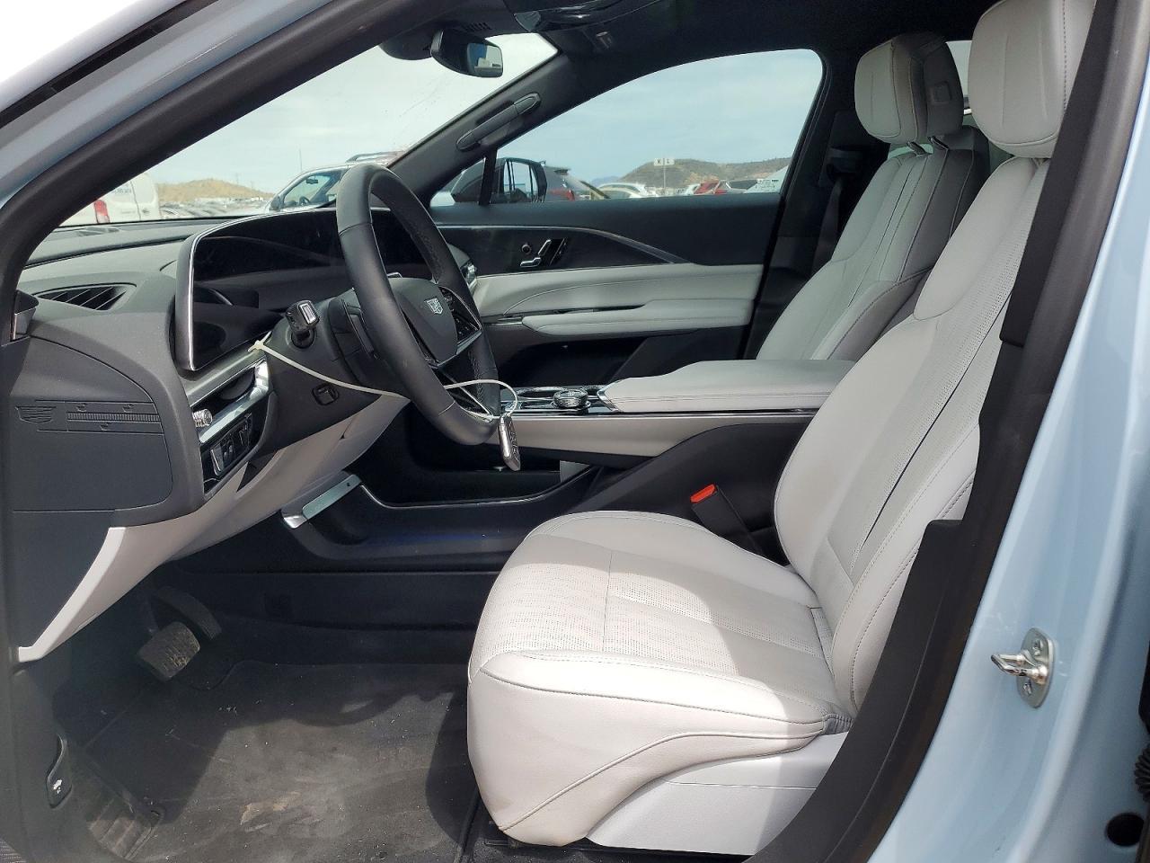 2024 Cadillac Lyriq Luxury - Image 7