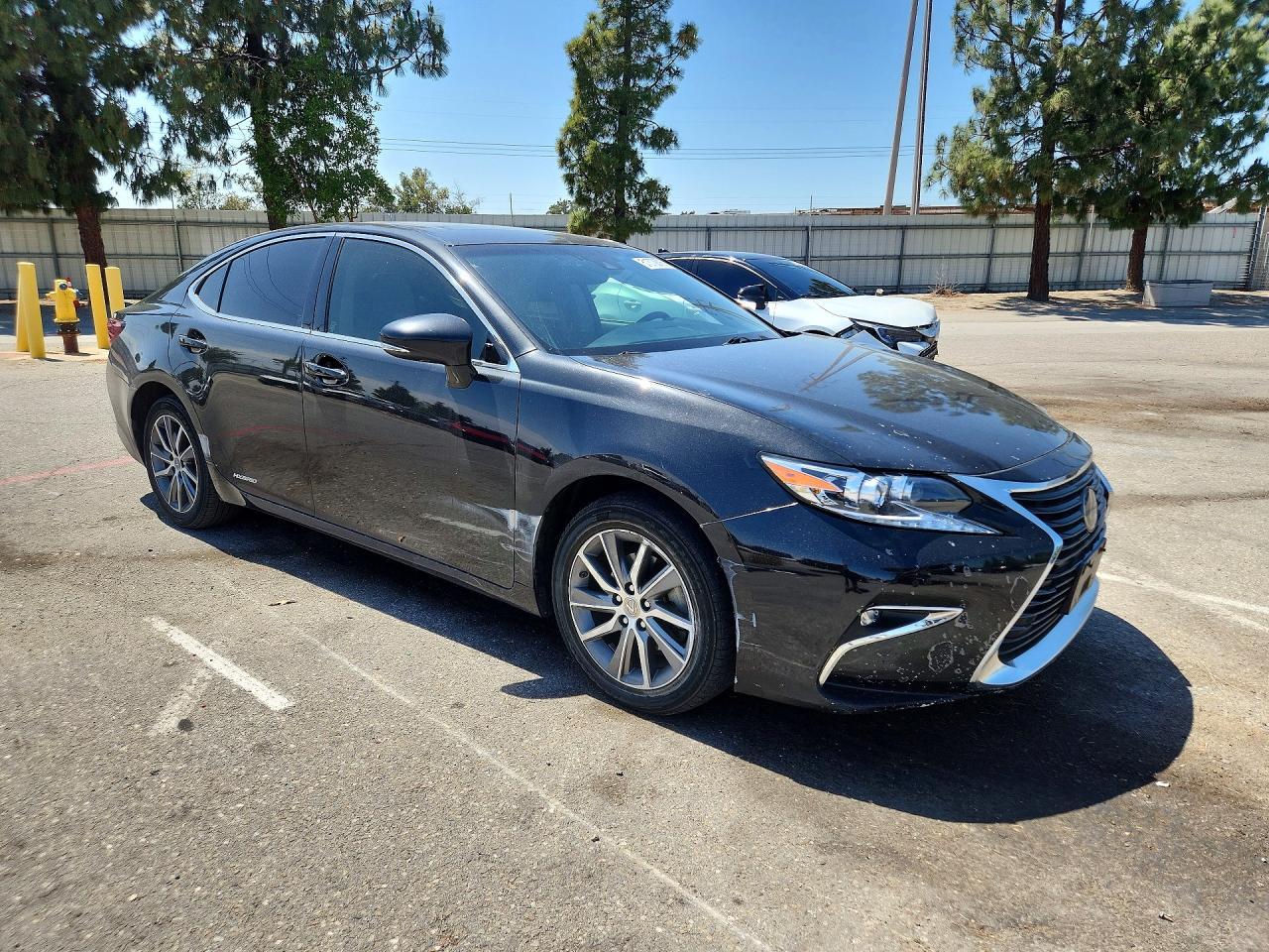 2017 Lexus Es 300H - Фото 4