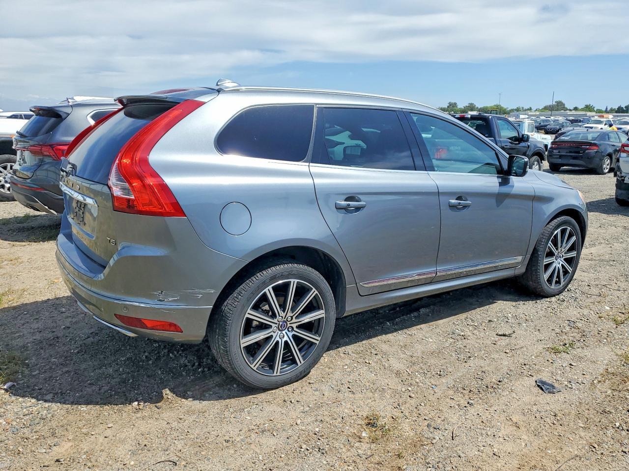 2016 Volvo Xc60 T5 Platinum - Фото 3