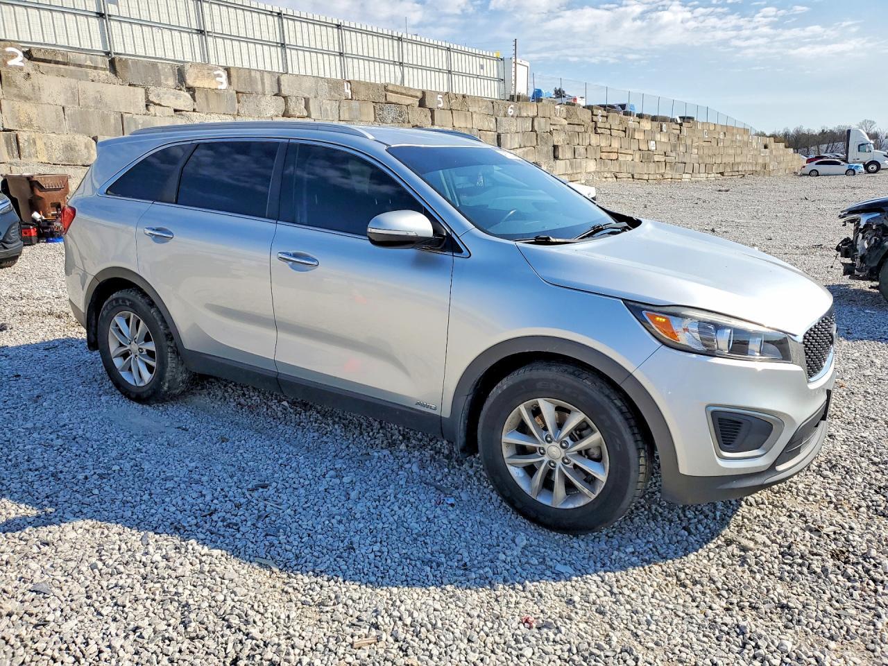 2016 Kia Sorento Lx - Image 4
