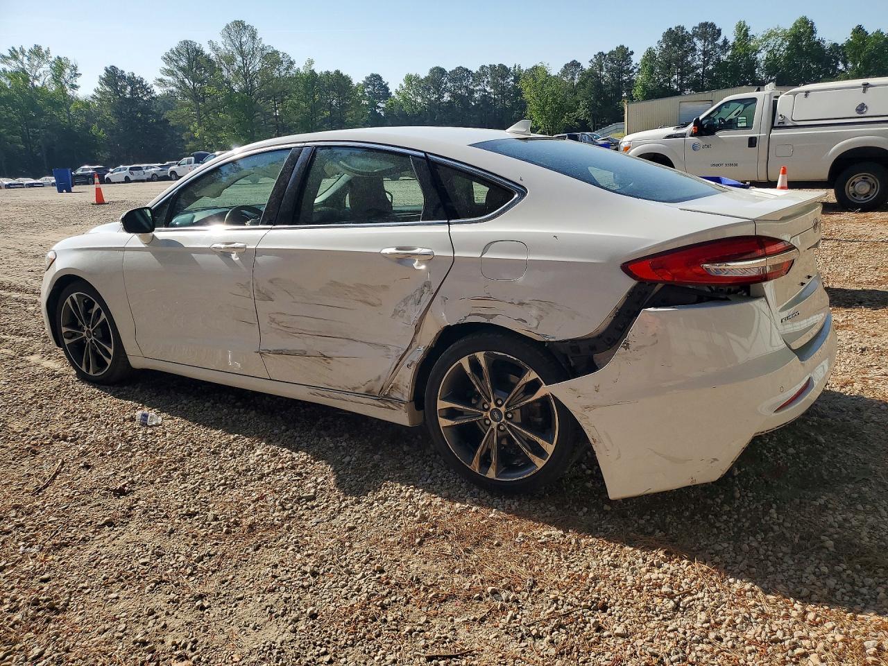 2019 Ford Fusion Titanium - Фото 2