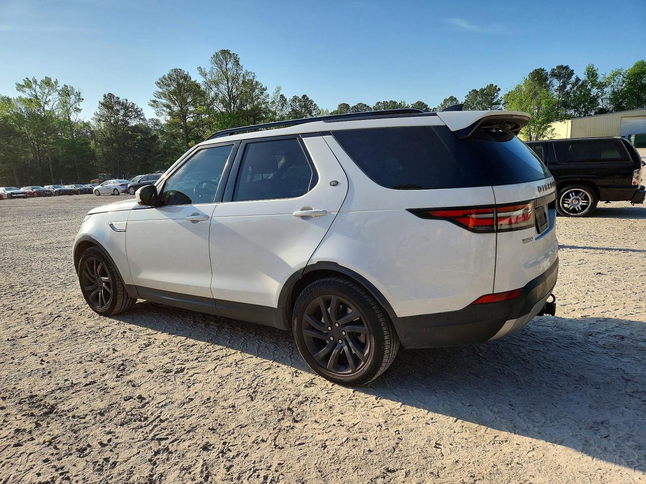 2017 Land Rover Discovery Hse - Image 2
