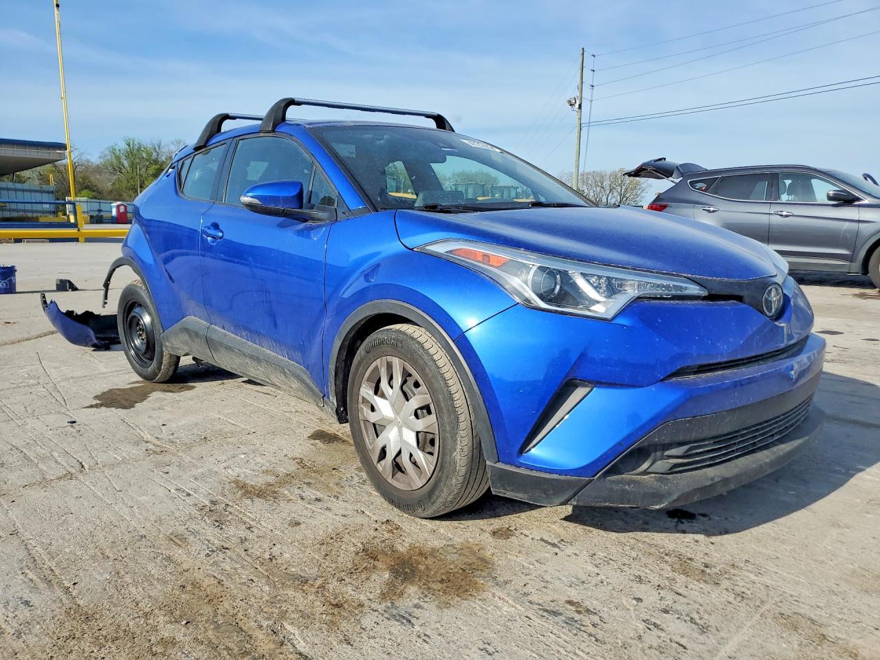 2019 Toyota C-Hr Le - Image 4