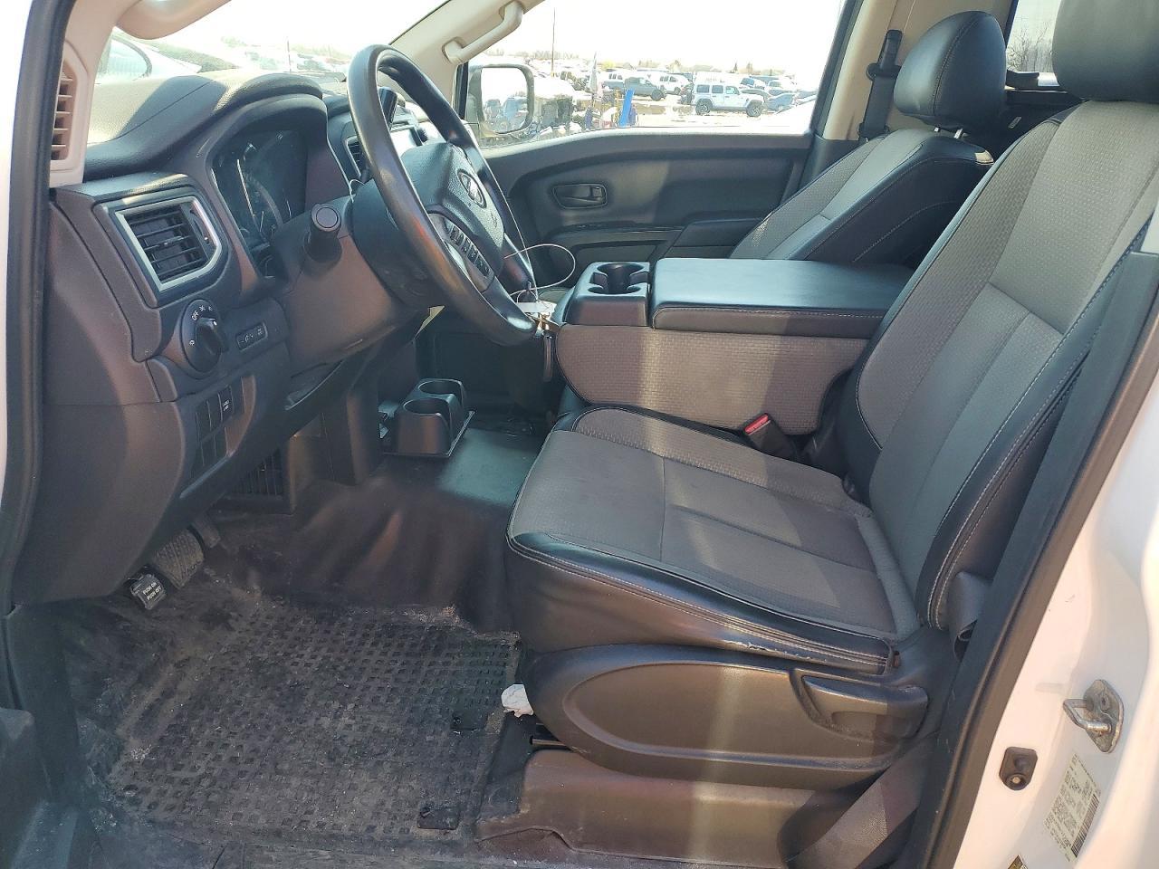 2019 Nissan Titan S - Image 7