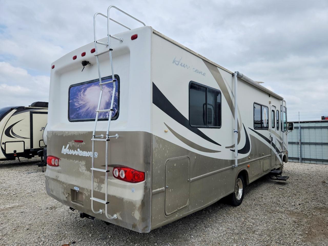 2004 Ford Hurricane Rv - Image 4