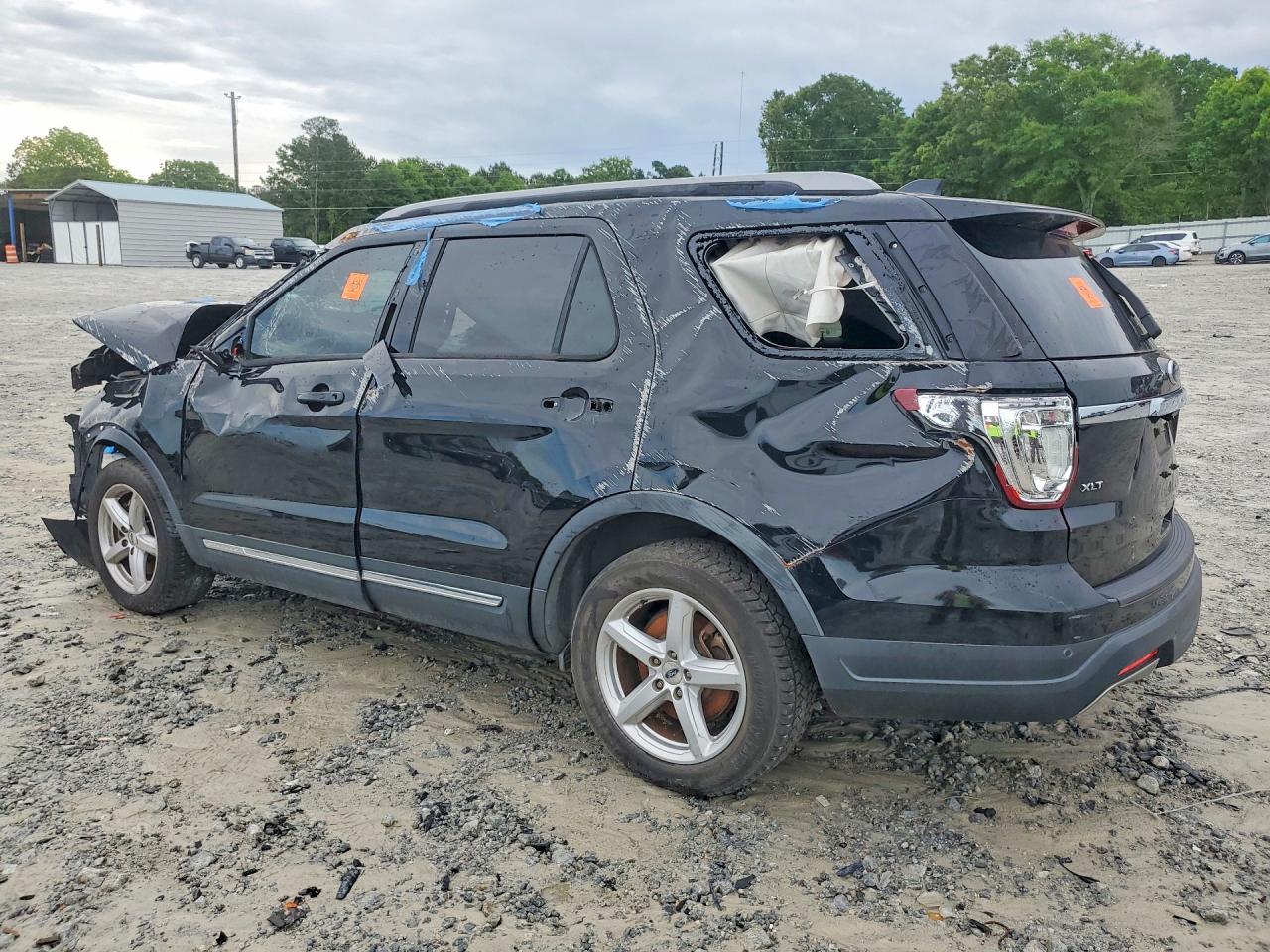 2018 Ford Explorer Xlt - Фото 2