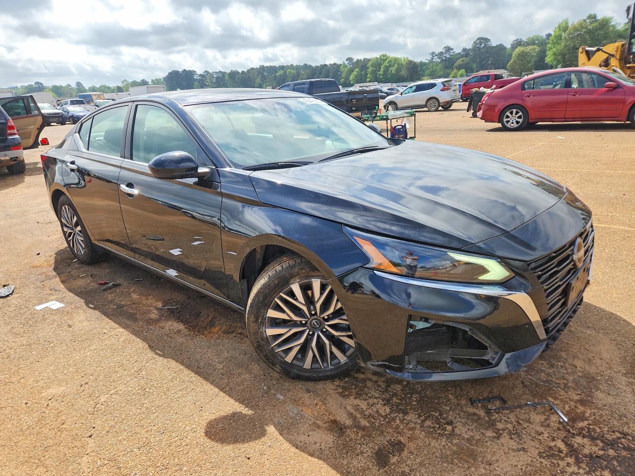 2023 Nissan Altima Sl - Image 4