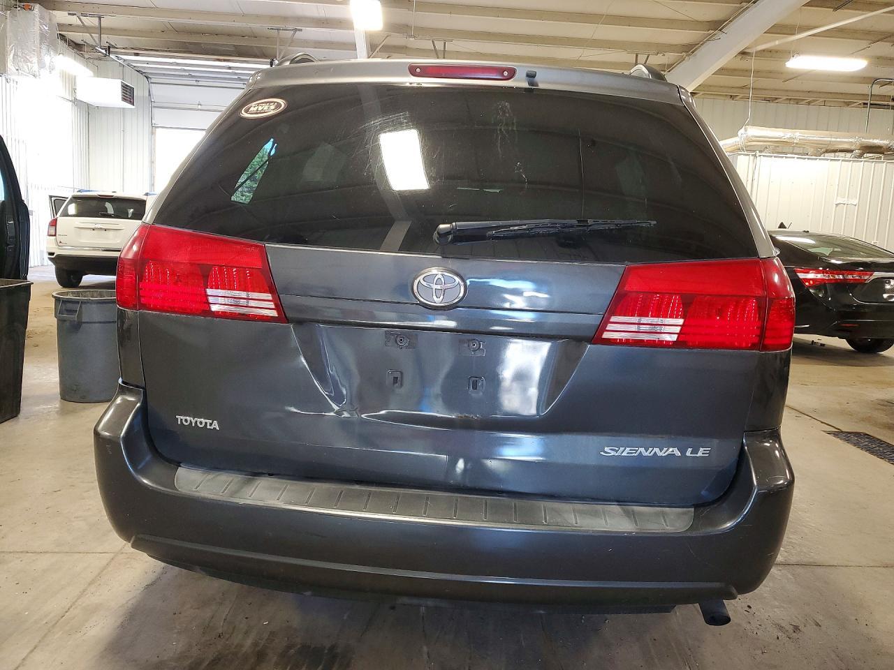 2005 Toyota Sienna Le 8 Passenger - Фото 6
