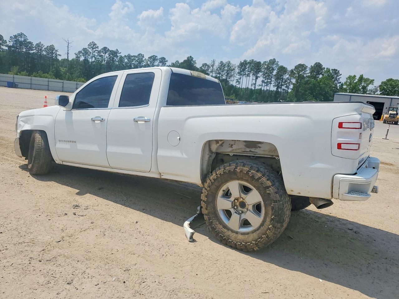 2017 Chevrolet Silverado C1500 - Image 2