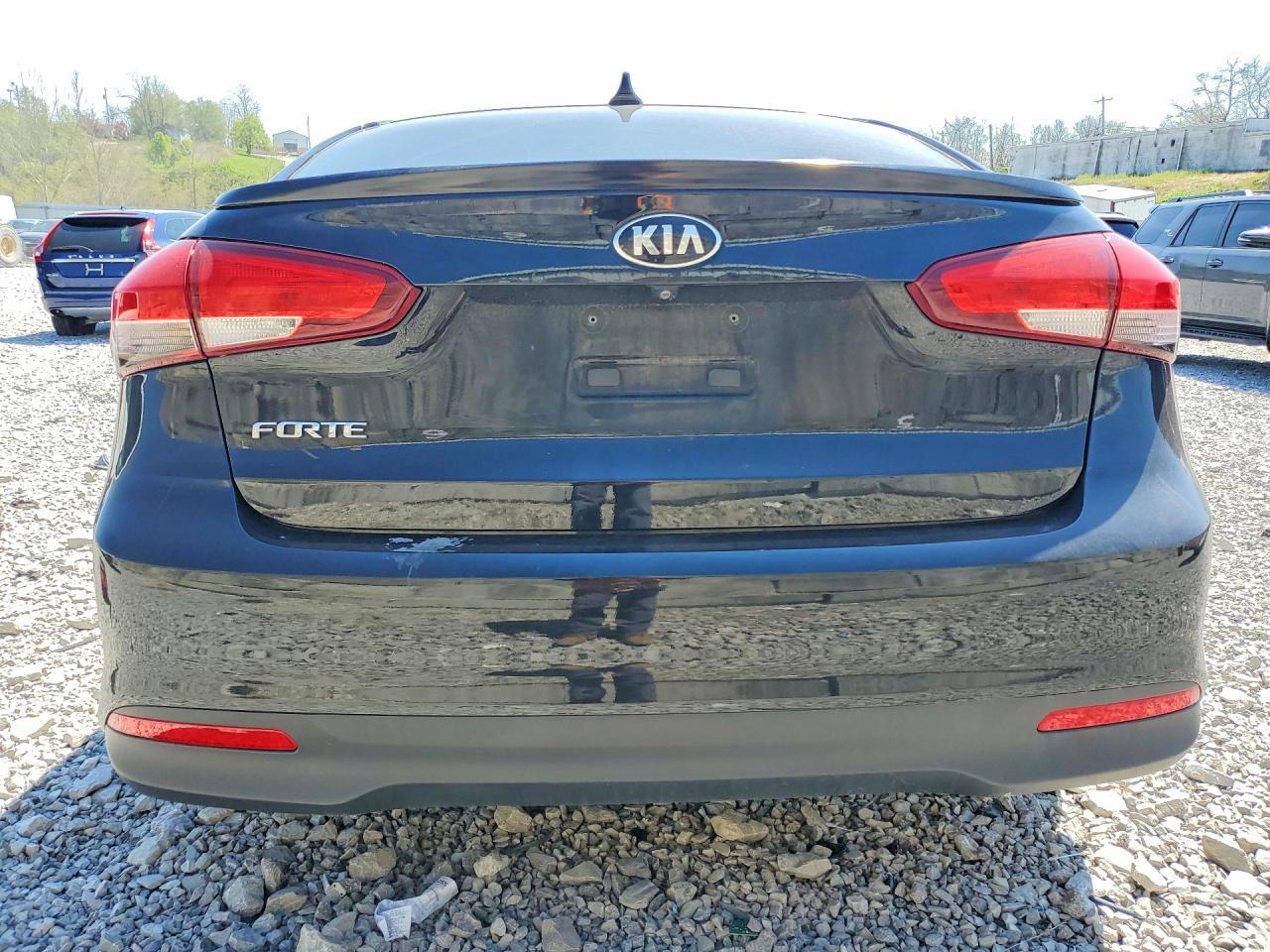 2017 Kia Forte Lx - Image 6