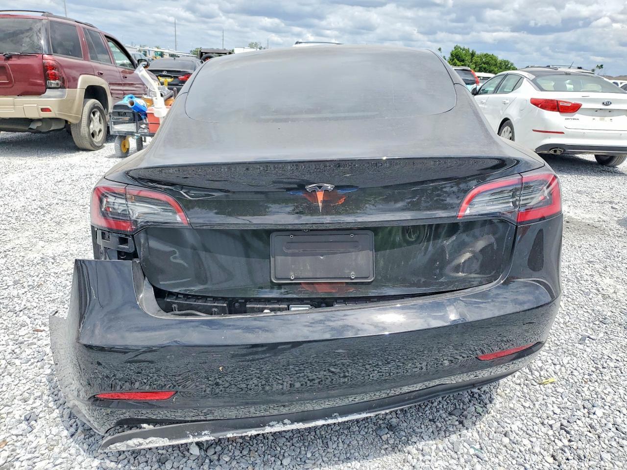 2023 Tesla Model 3 - Фото 6