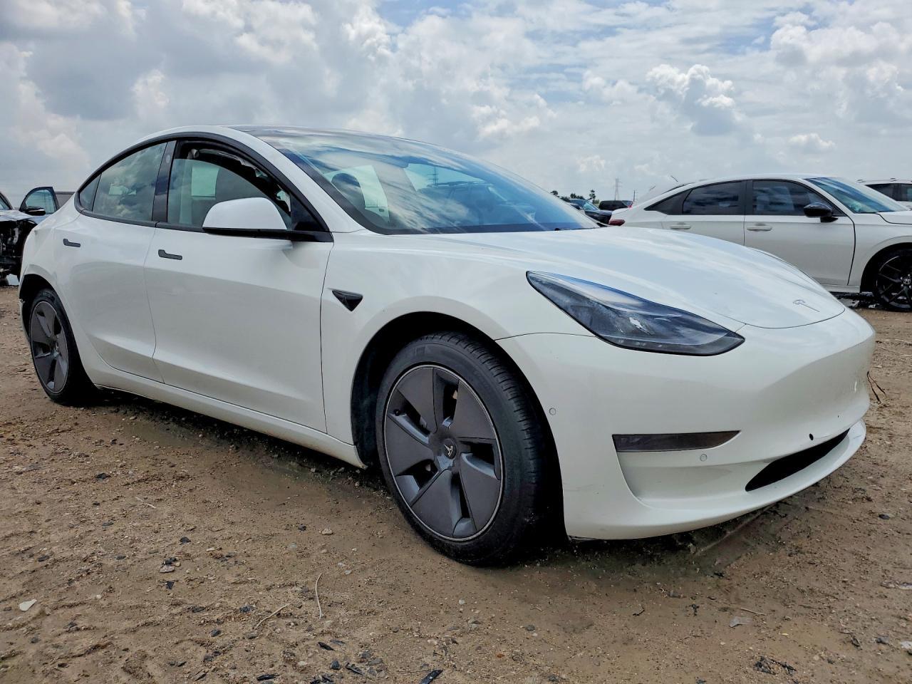 2021 Tesla Model 3 - Image 4