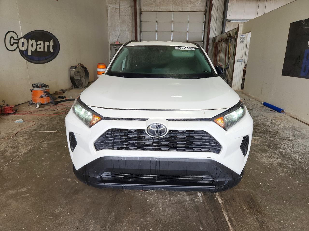 2021 Toyota Rav4 Le - Image 5