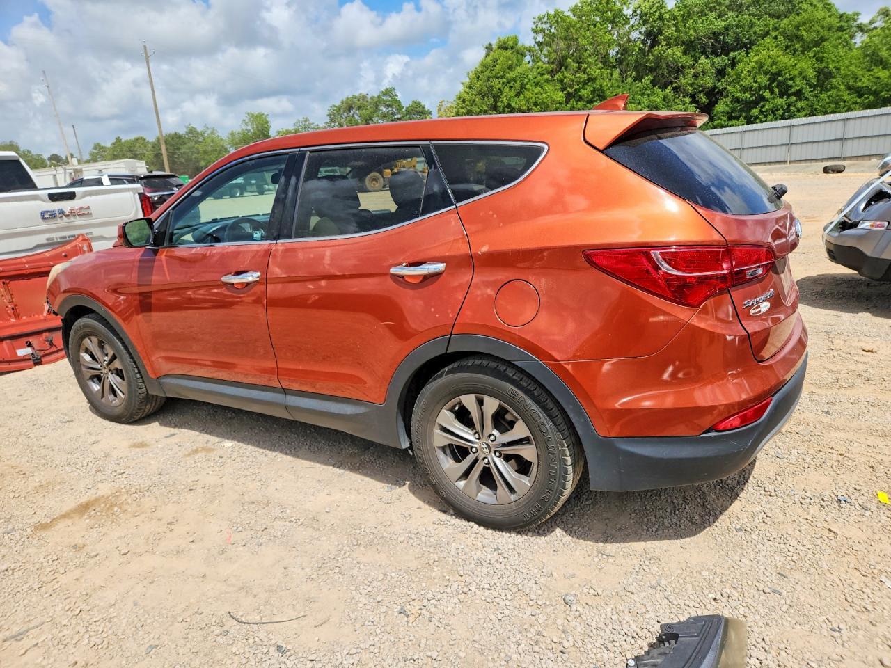 2015 Hyundai Santa Fe Sport 2.4L - Image 2