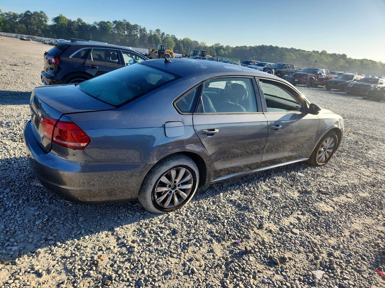 2013 Volkswagen Passat S - Image 3