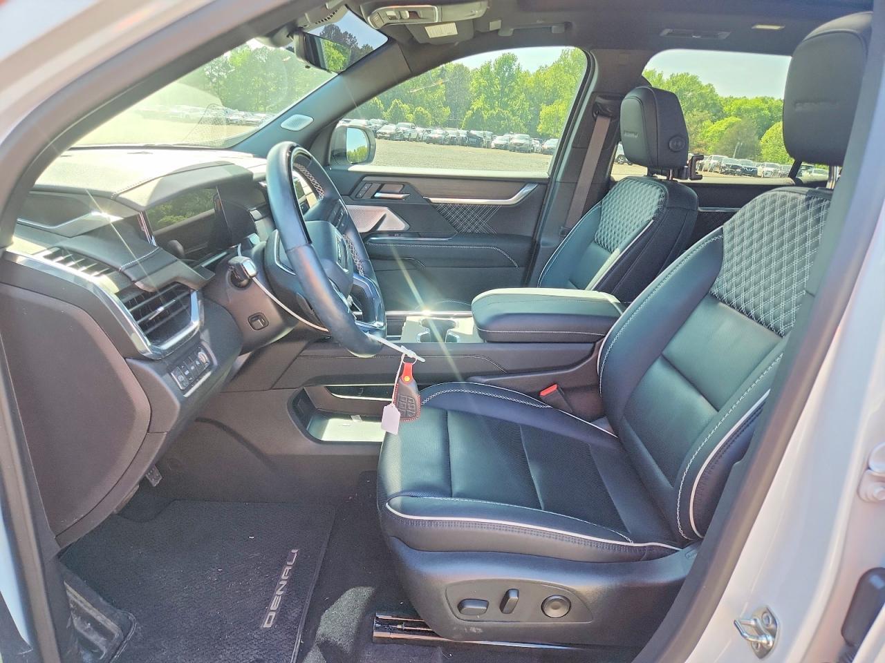 2025 GMC Acadia Denali - Фото 7