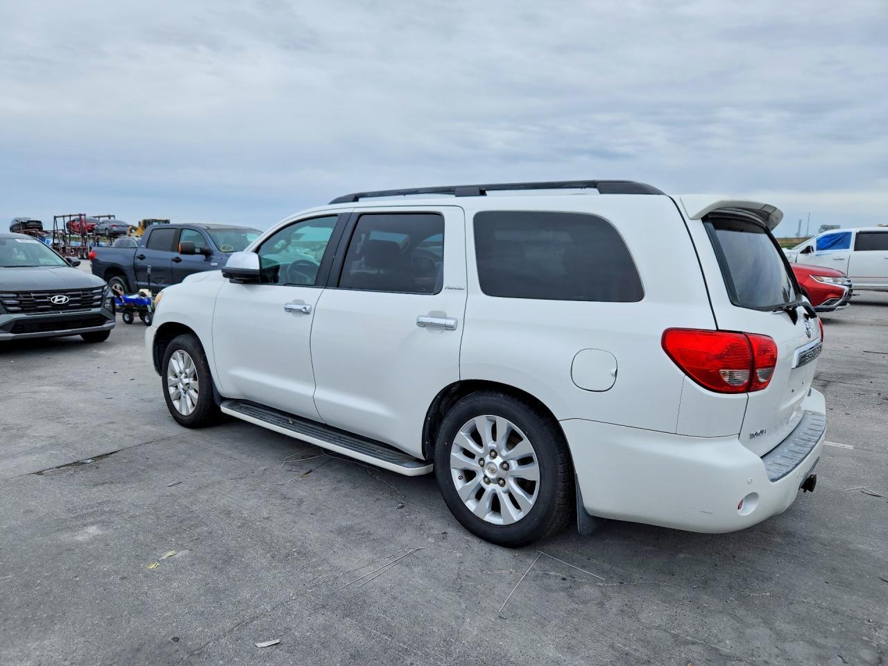 2008 Toyota Sequoia Platinum - Image 2