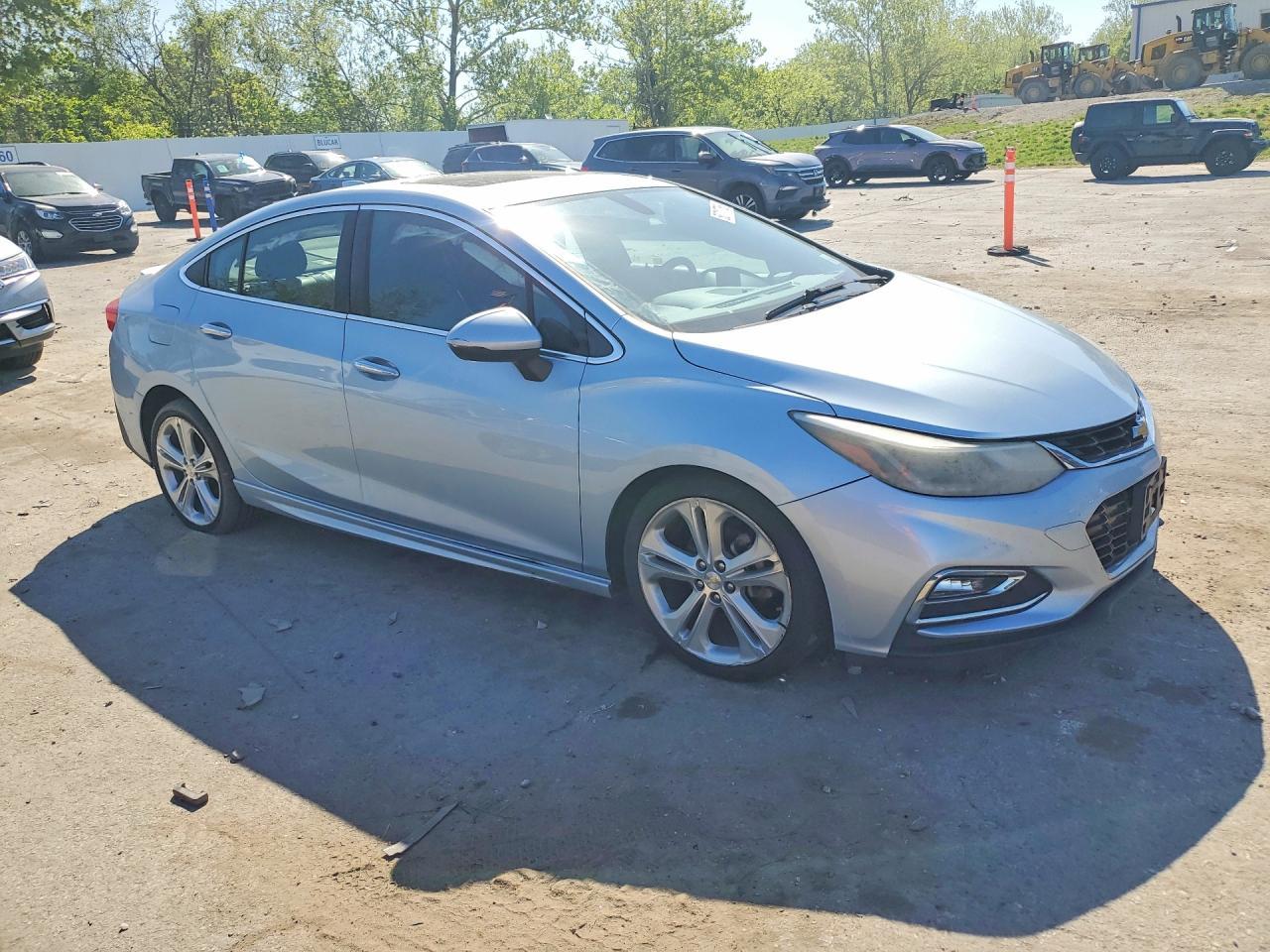 2017 Chevrolet Cruze Premier - Image 4