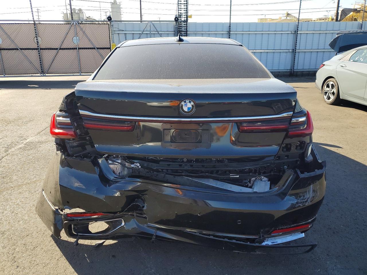 2020 BMW 740 I - Фото 6