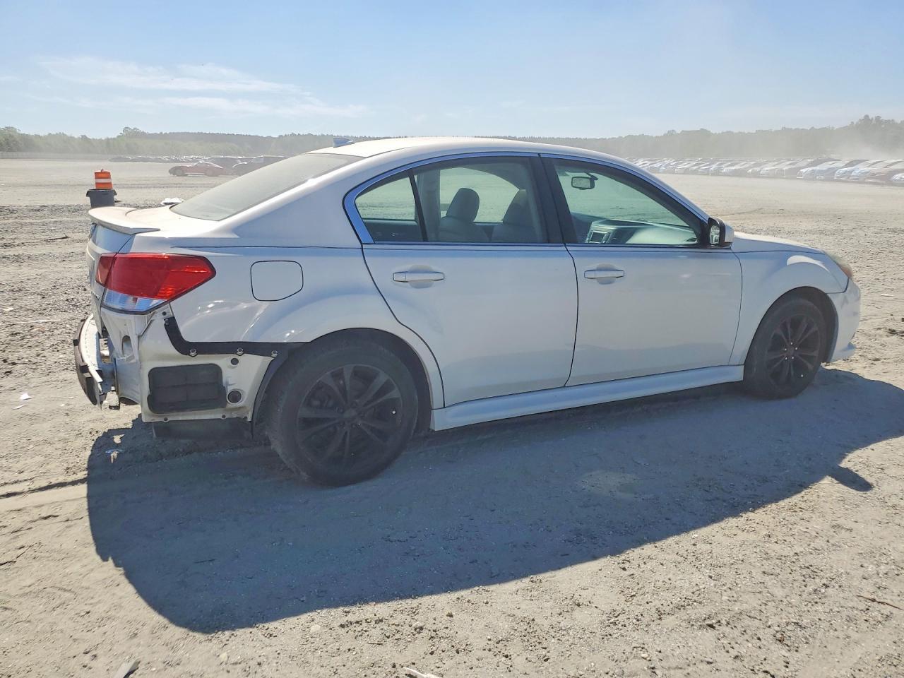 2013 Subaru Legacy 2.5I Limited - Фото 3