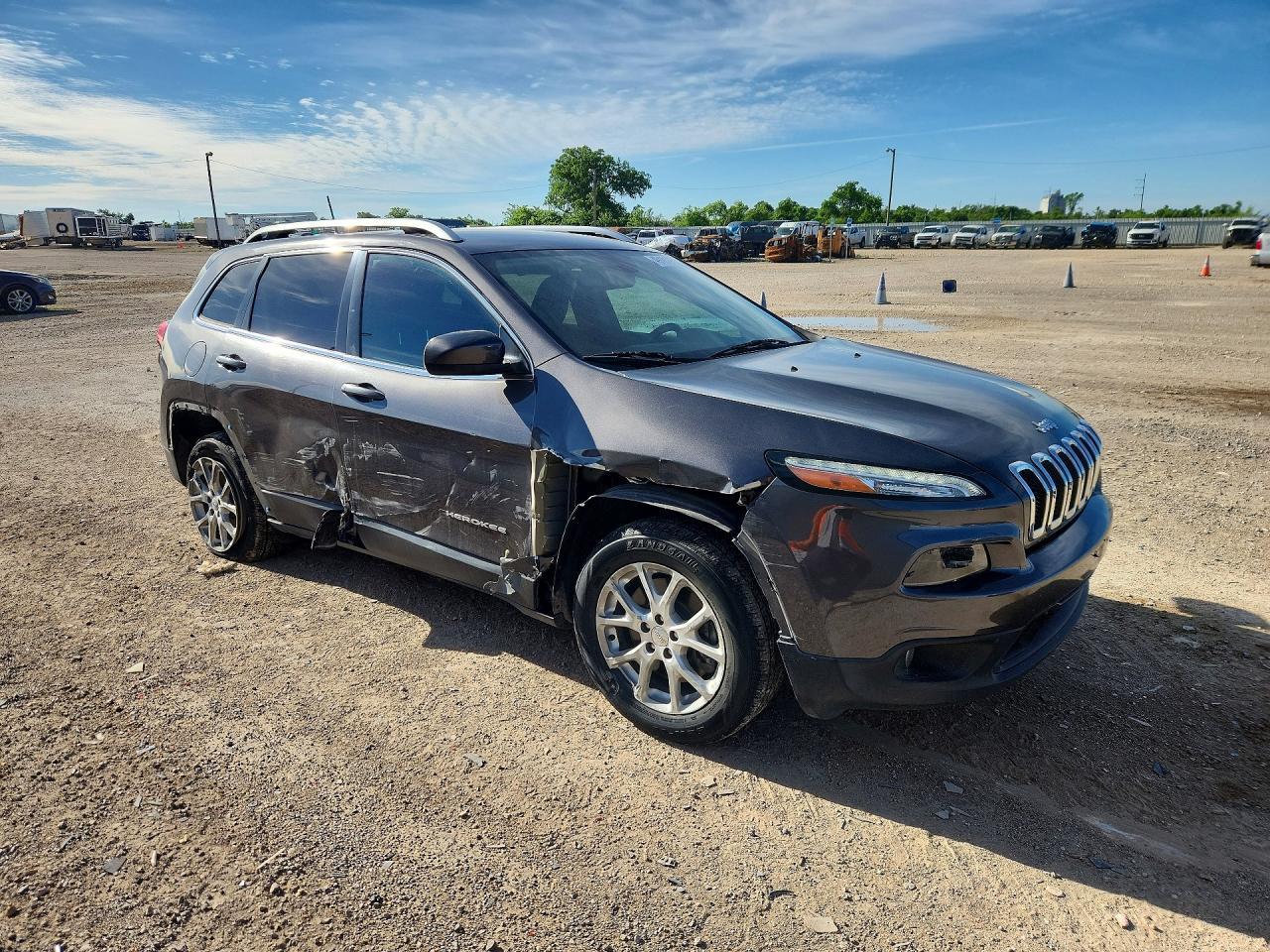 2017 Jeep Cherokee Latitude - Image 6