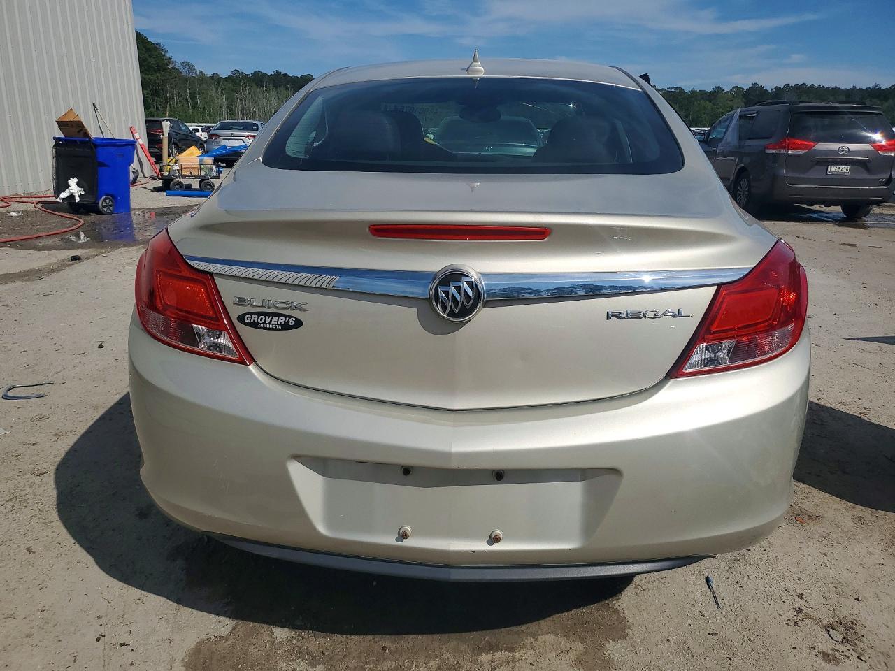 2013 Buick Regal - Image 6