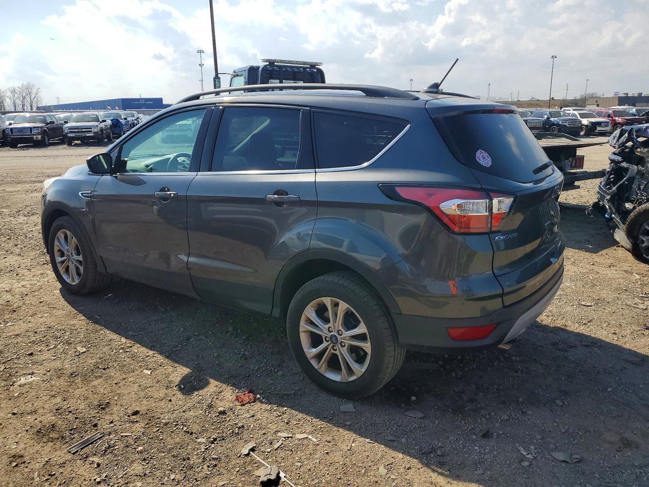 2018 Ford Escape Sel - Image 2