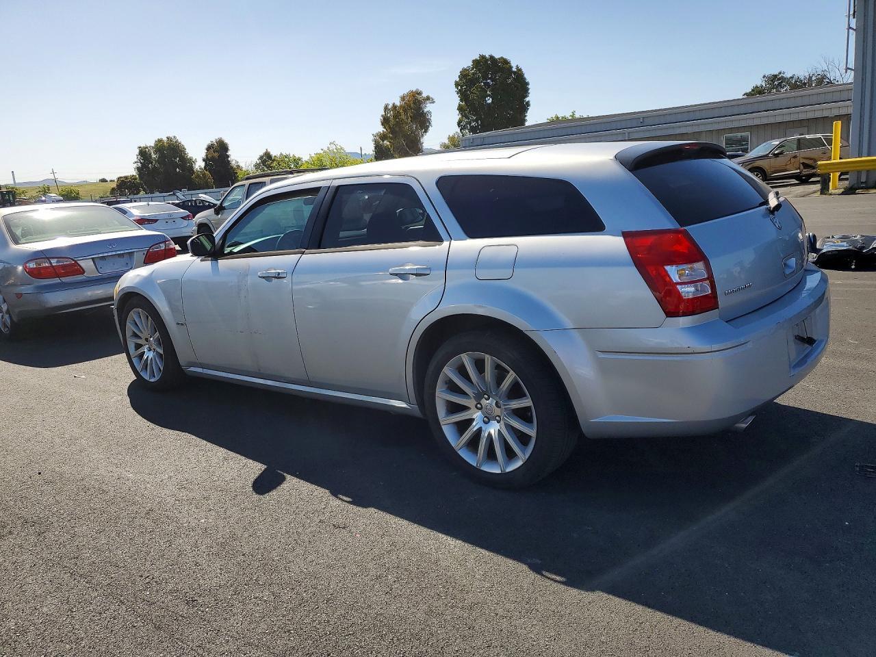 2006 Dodge Magnum R - Image 2