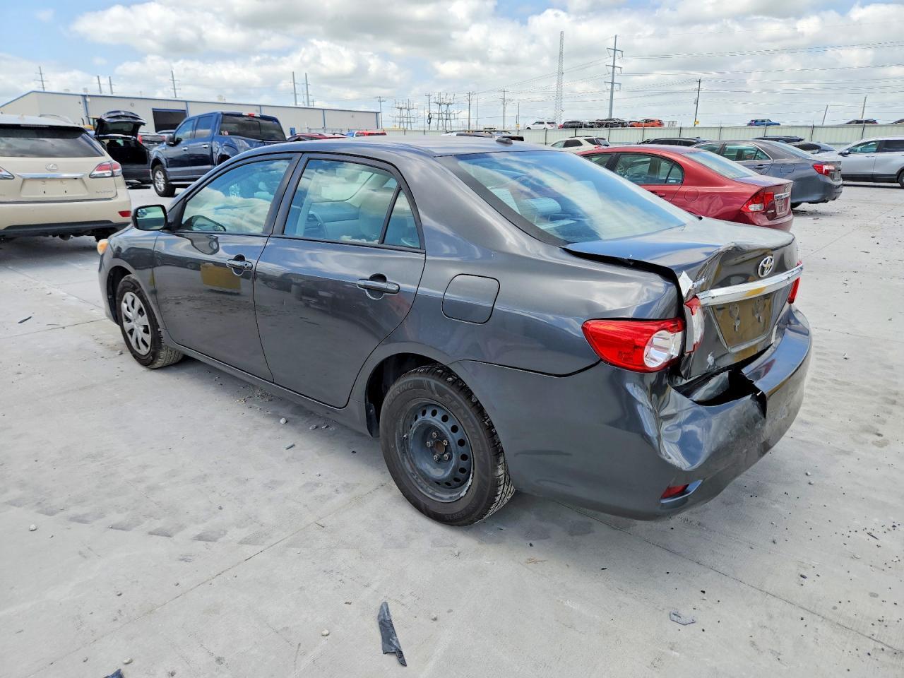 2011 Toyota Corolla Le - Image 2