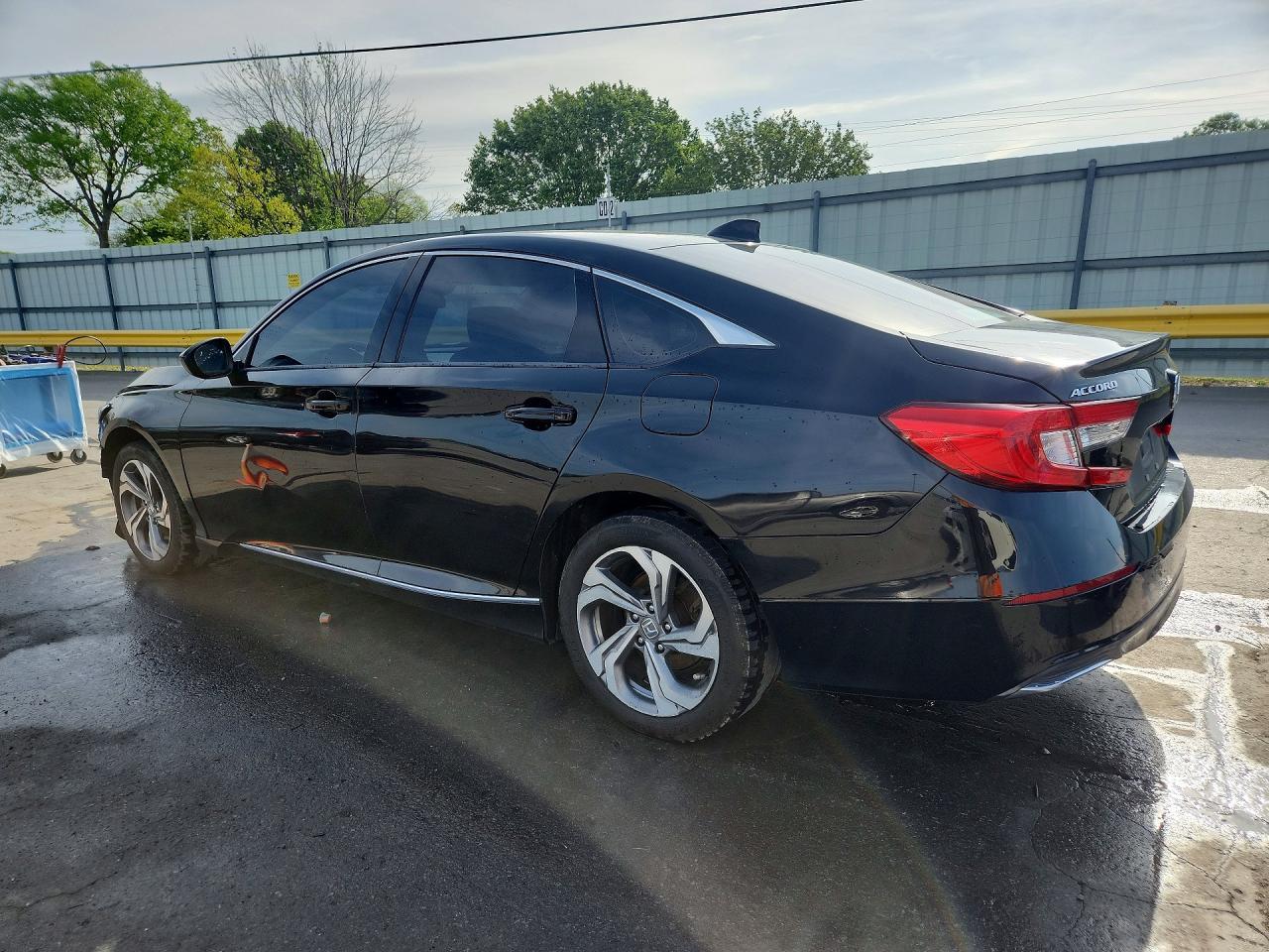 2018 Honda Accord Ex - Image 2