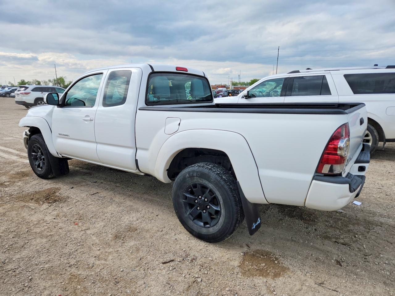 2014 Toyota Tacoma Access Cab - Image 2