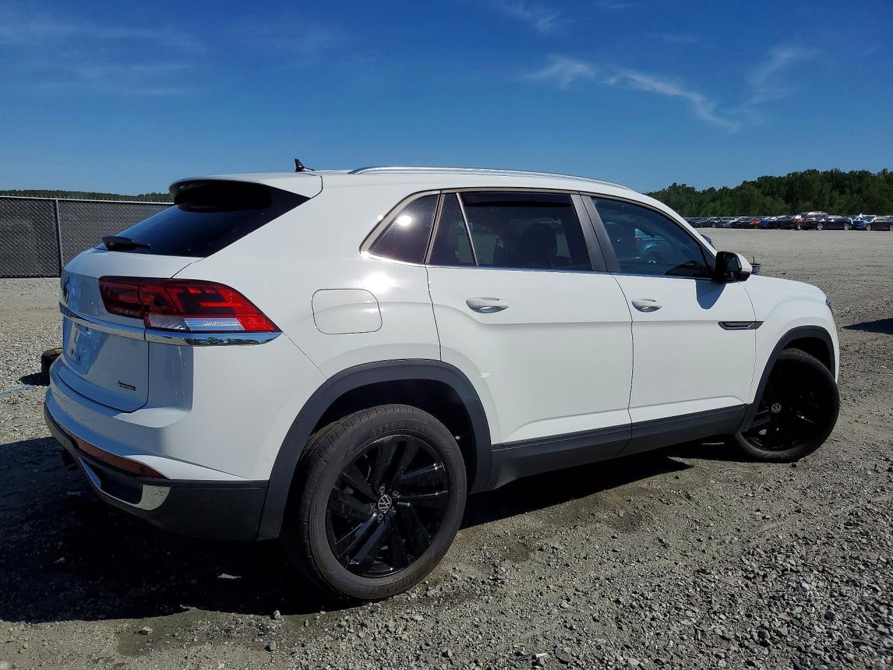 2023 Volkswagen Atlas Cross Sport Se - Image 3