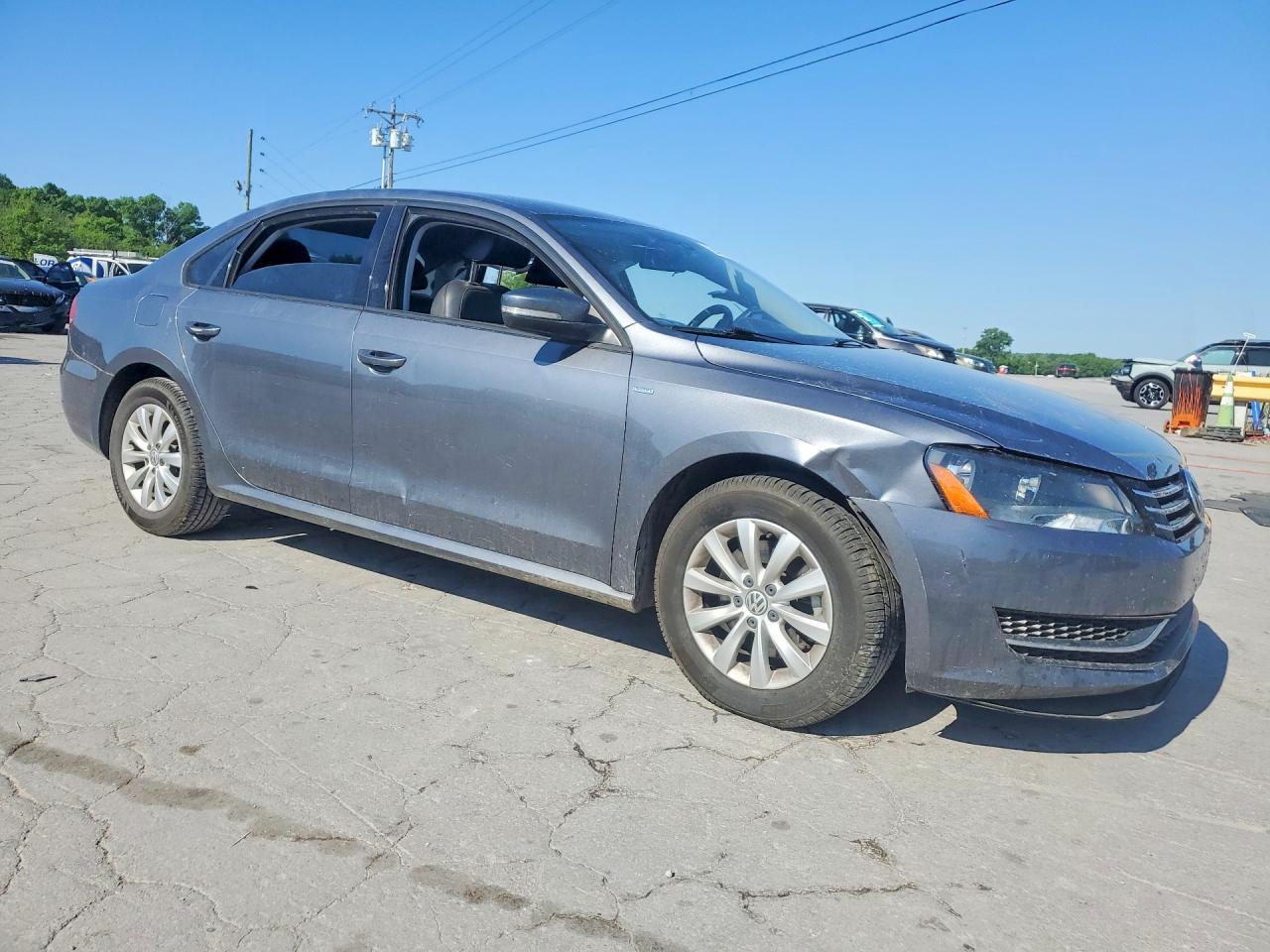2014 Volkswagen Passat S - Фото 4