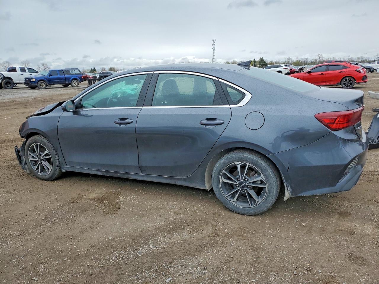 2022 Kia Forte Gt Line - Image 2