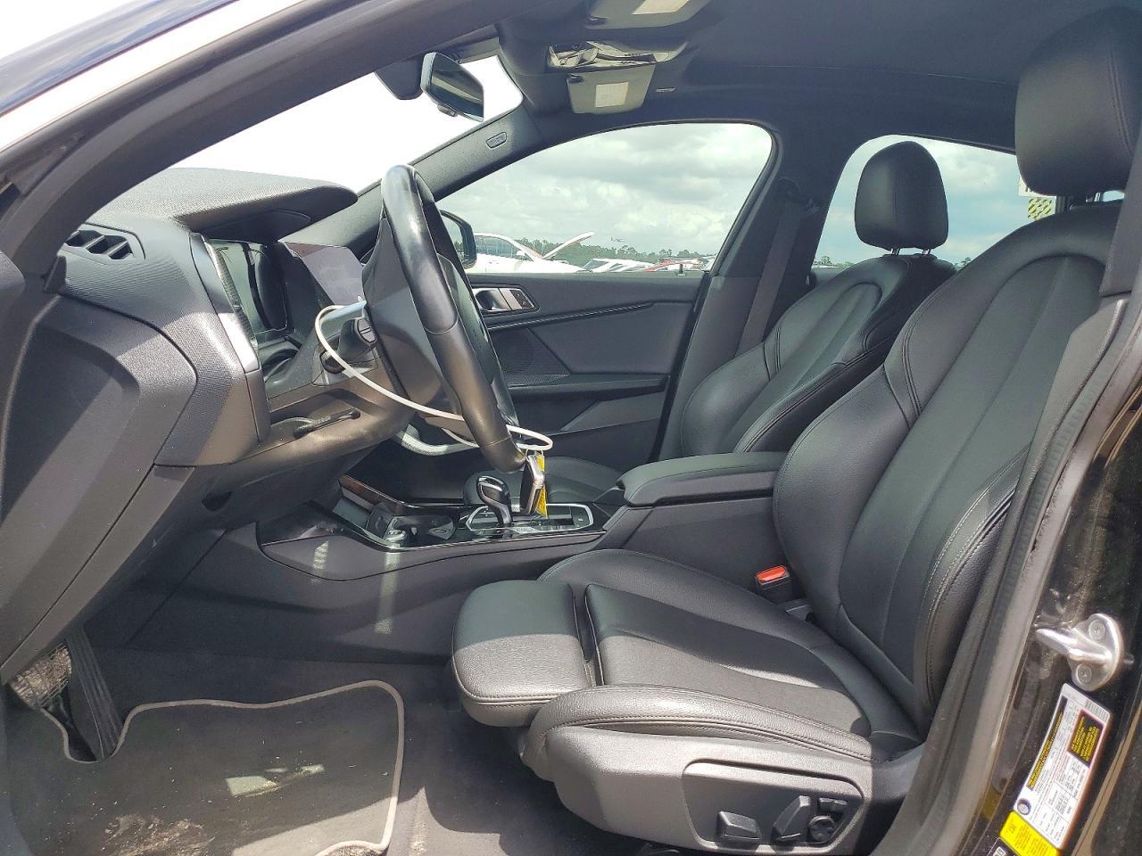 2021 BMW 228Xi - Фото 7